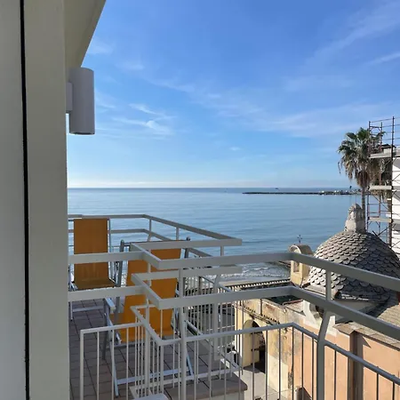 Miramare فندق دْيانو مارينا