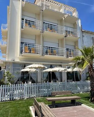 Miramare Hotel 3*
