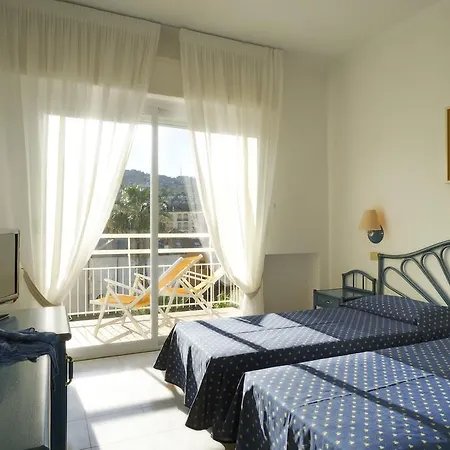 Miramare Hotel 3*